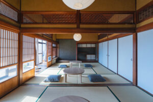 てっぺんでひらく表現の場